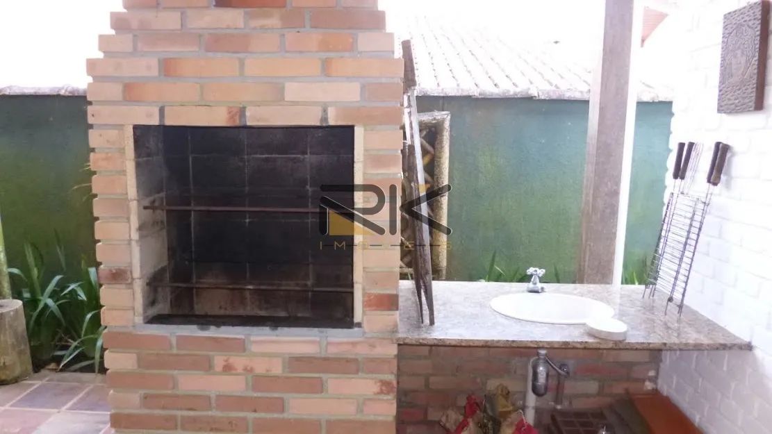 CASA EM CONDOMINIO FECHADO COM 4 DORMITÓRIOS,3 VAGAS DE GARAGEM,VARANDA GOURMET COM CHURRA - Foto 5