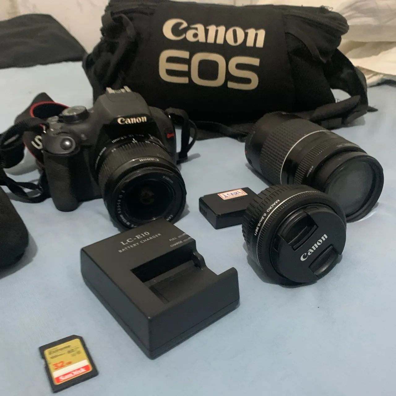 Canon T5 (corpo) + 3 lentes + 2 bags + cartão de memória san disk OPORTUNIDADE ÚNICA