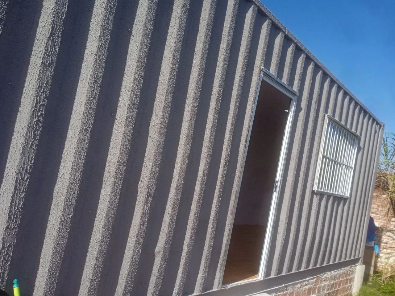 Alugo kitnet no contêiner - Bairro Bom Retiro Curitiba