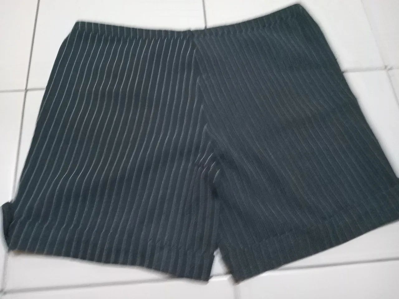Shorts de Pinstripe com Zíperes - Foto 2