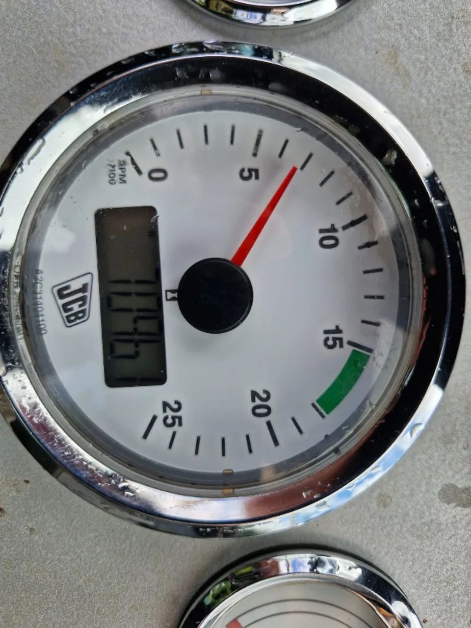 Retro Escavadeira JCB 3C Plus ano 2012 com 7.100 horas tração 4x4 motor mwm internacional  - Foto 5