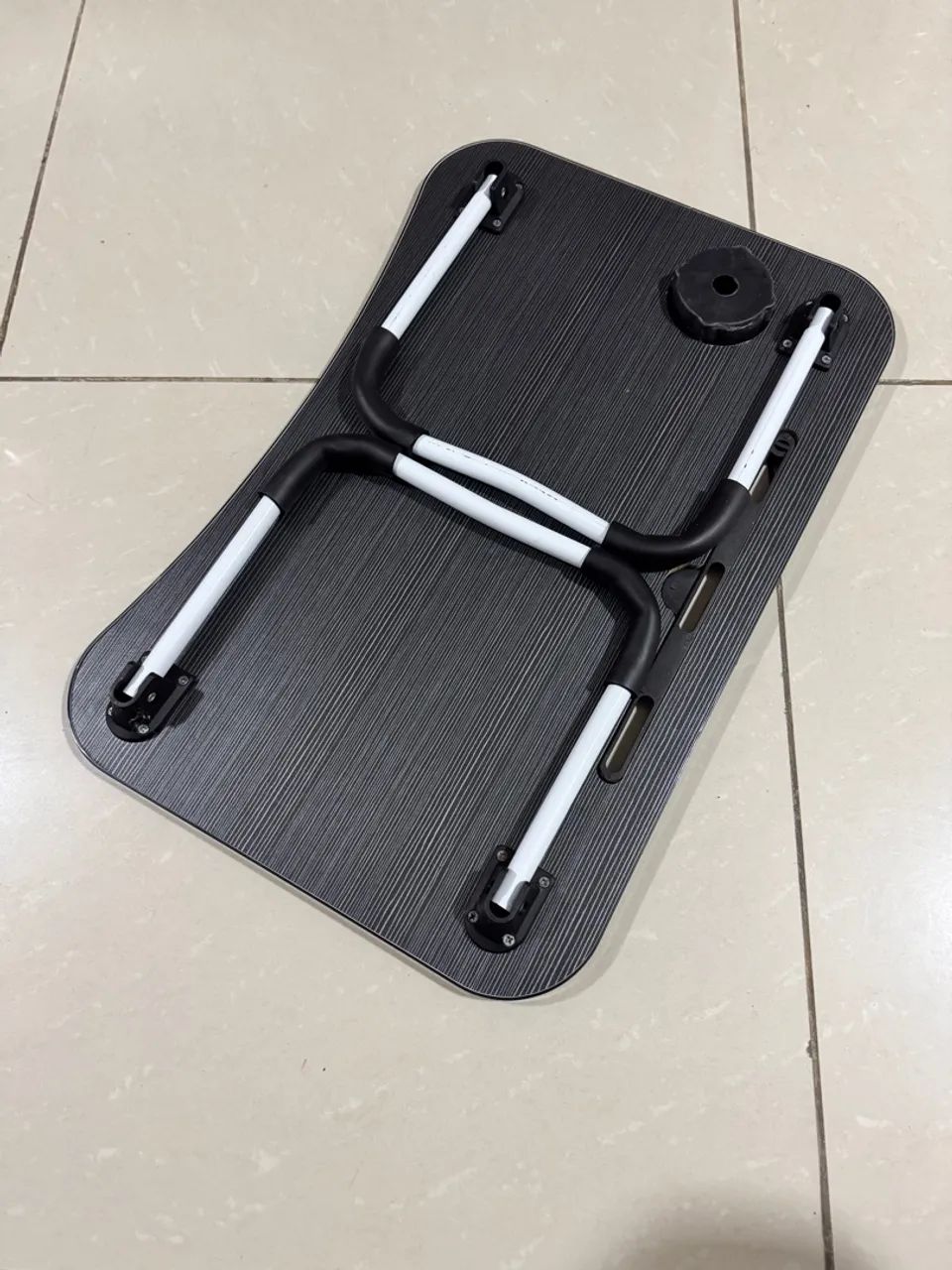 Mesa Dobrável para Notebook com Porta Copos e porta tablet nova sem embalagem  - Foto 5