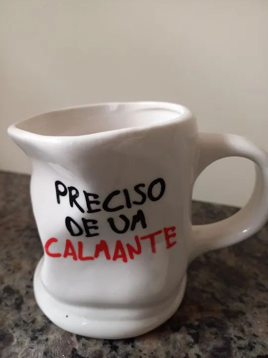 Caneca Preciso de um Calmante