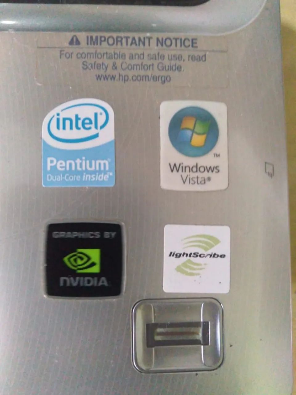 Notebook HP pavilion dv 9500 com Intel Pentium Dual-Core tela 17 polegadas  - Foto 3