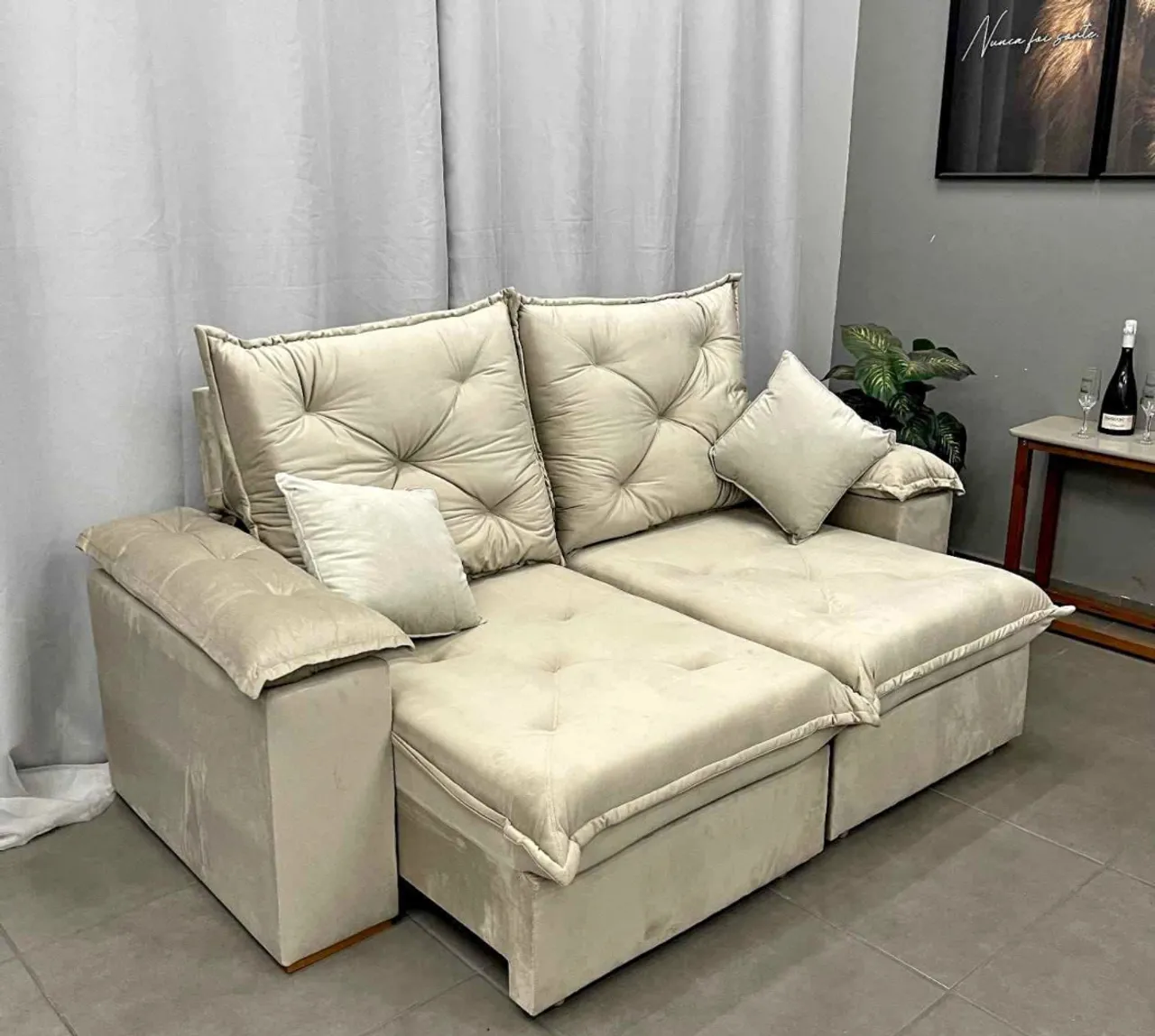 Sofá 2 lugares com chaise