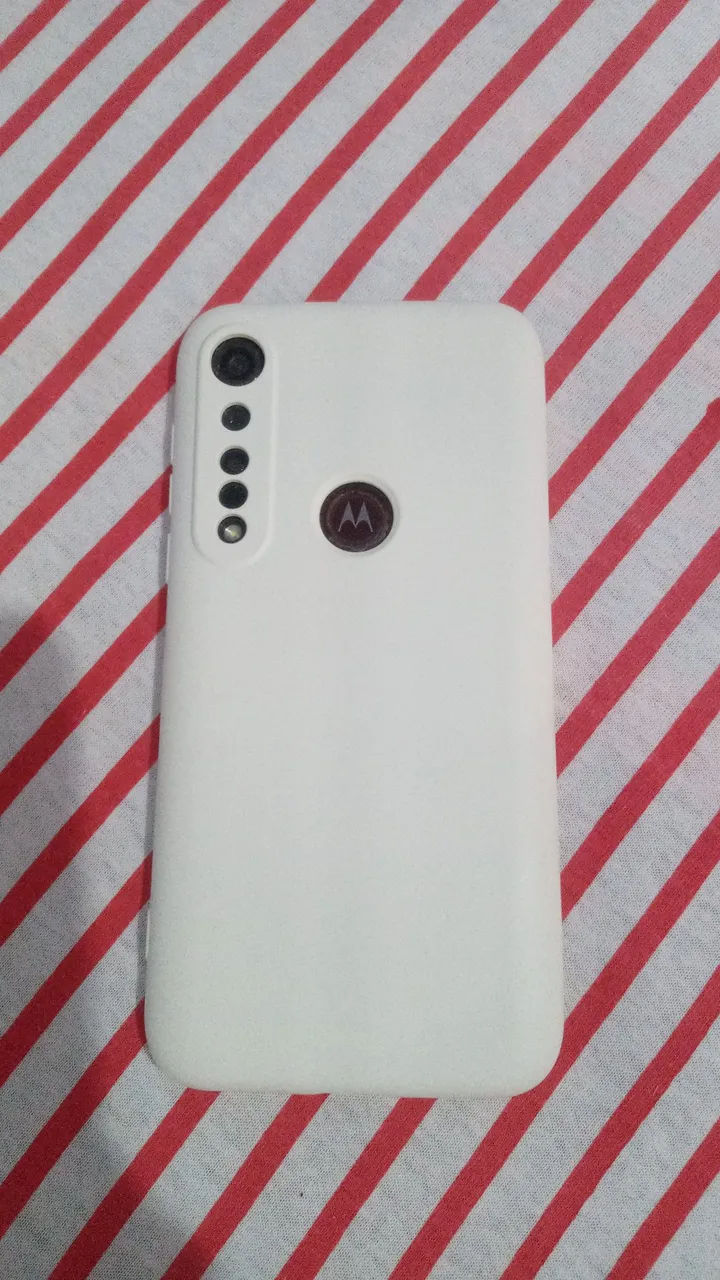 Motorola usado sem a casa com carregador e capinha