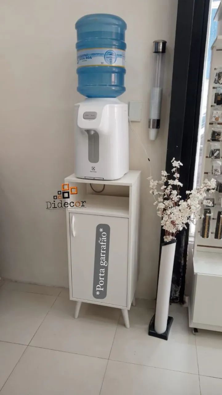 Armário para bebedouro 270$