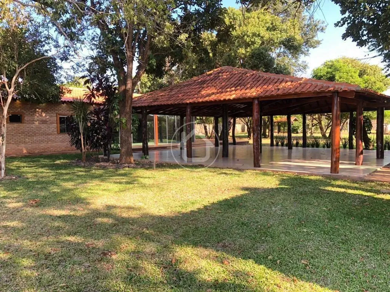 CHACARA NA SAIDA DE SIDROLANDIA