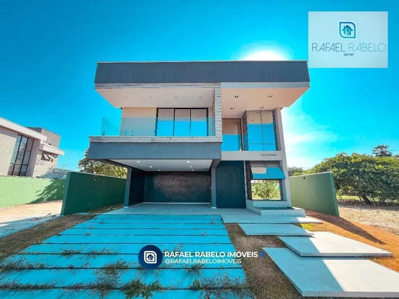 Casa duplex com 05 suítes à venda em Eusébio | Condomínio Vert Natureza.