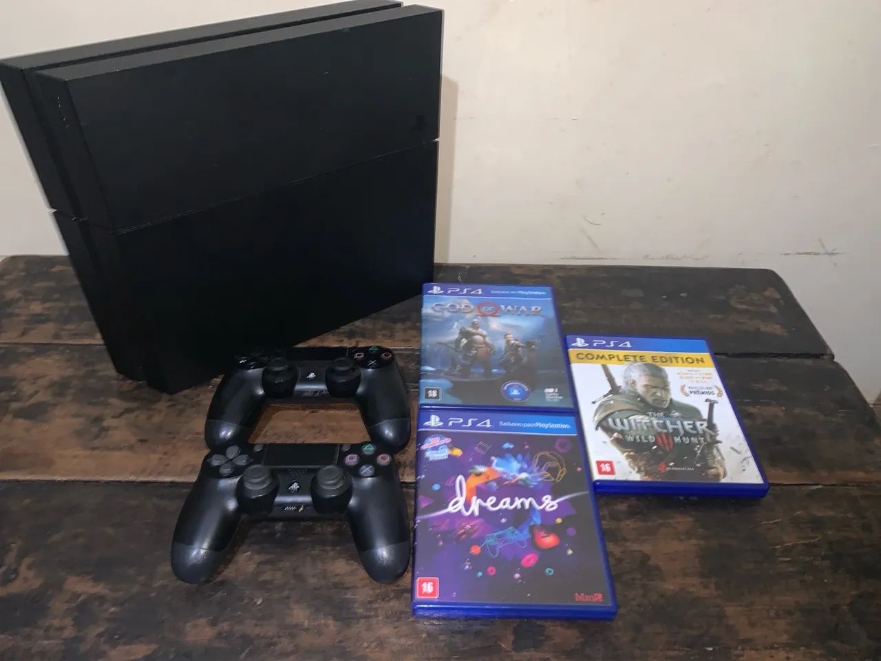 PlayStation 4 500gb muito conservado