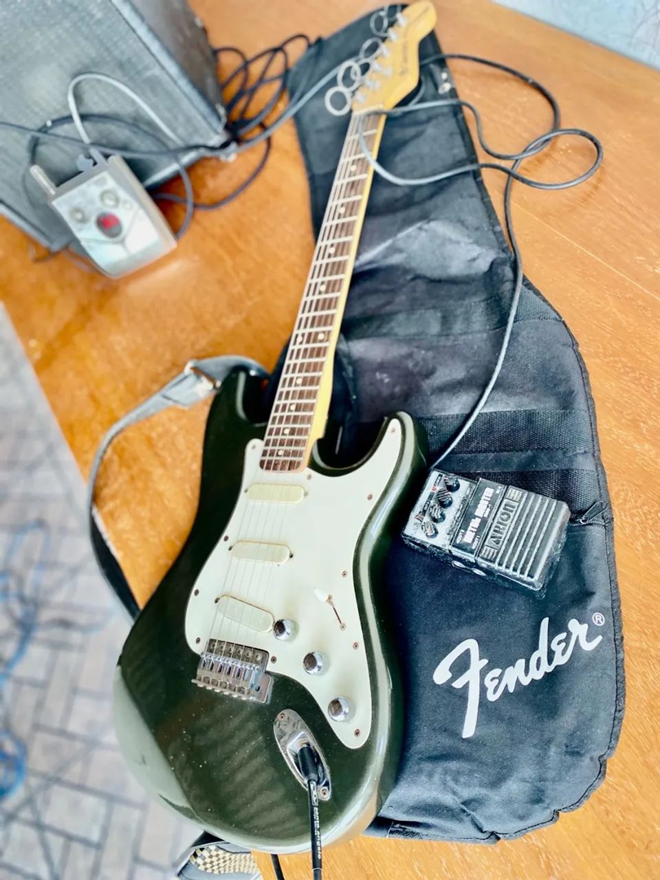 Guitarra Elétrica giannine modelo Fender Stratossonic - Foto 4
