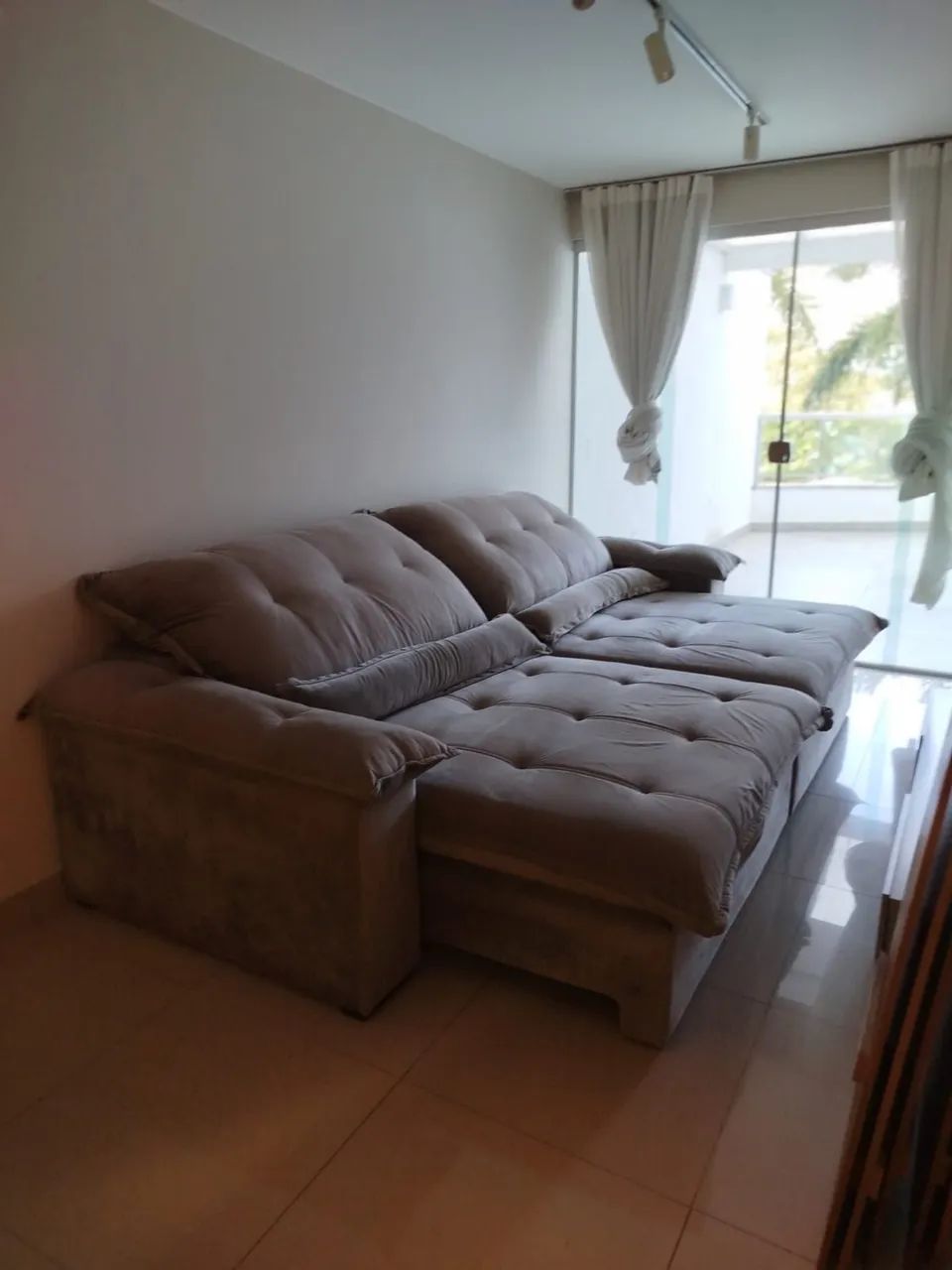 Sofá novíssimo 64168509443074122