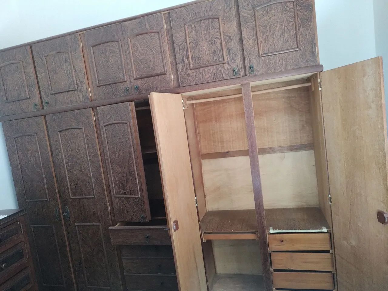 Guarda-Roupas de Madeira com 6 Portas ,- sucupira  - Foto 2