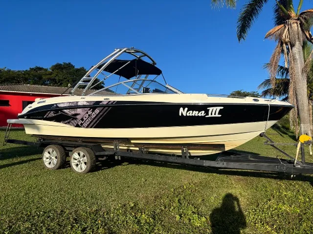 lancha Bayliner 250