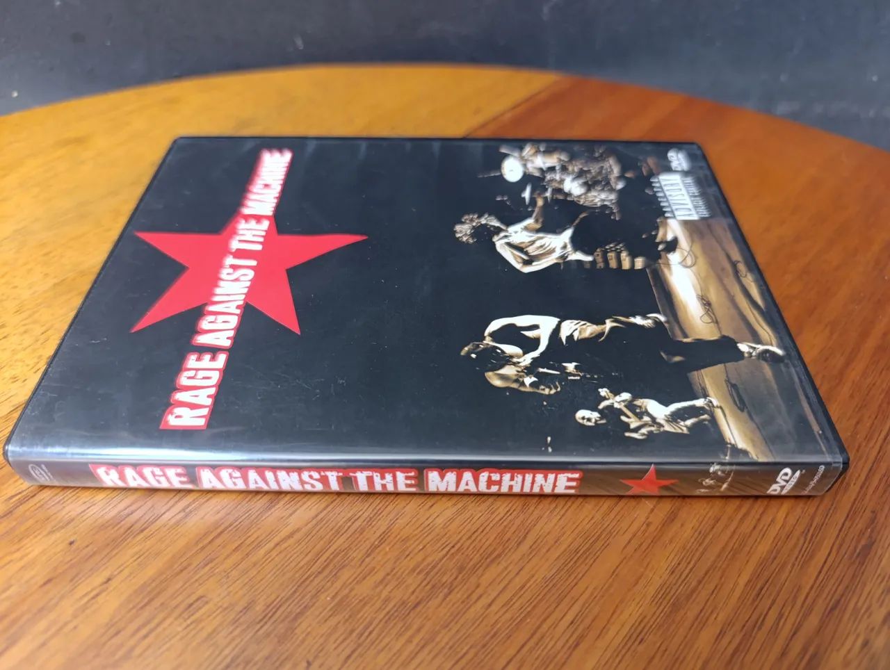 DVD RAGE AGAINST THE MACHINE - LIVE IN CONCERT  - Foto 3
