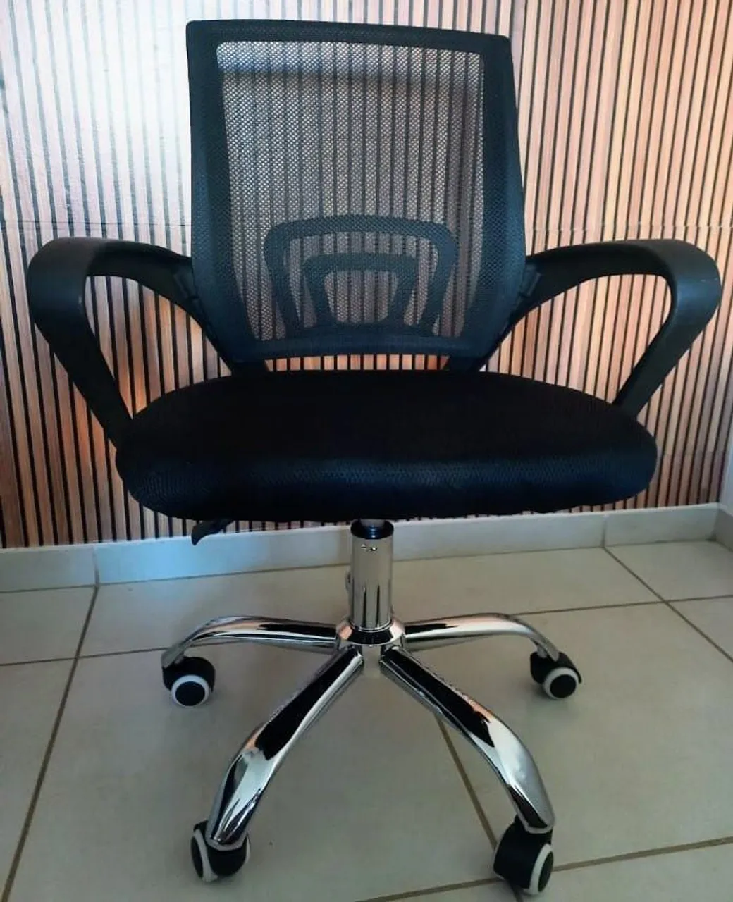 Cadeira de Escritório Giratória - R$289,90