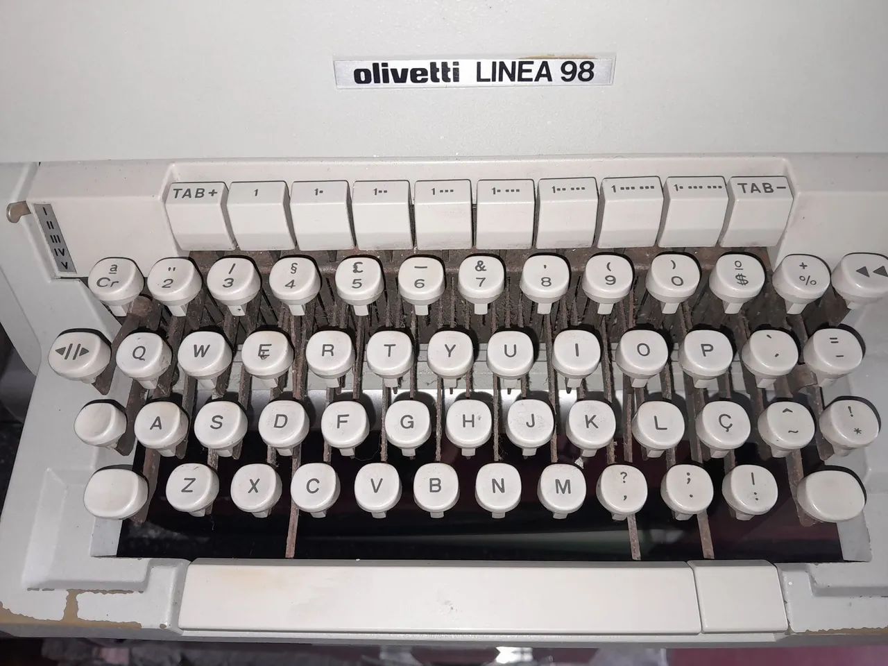 Máquina de escrever Olivetti Linea 98 - Foto 3
