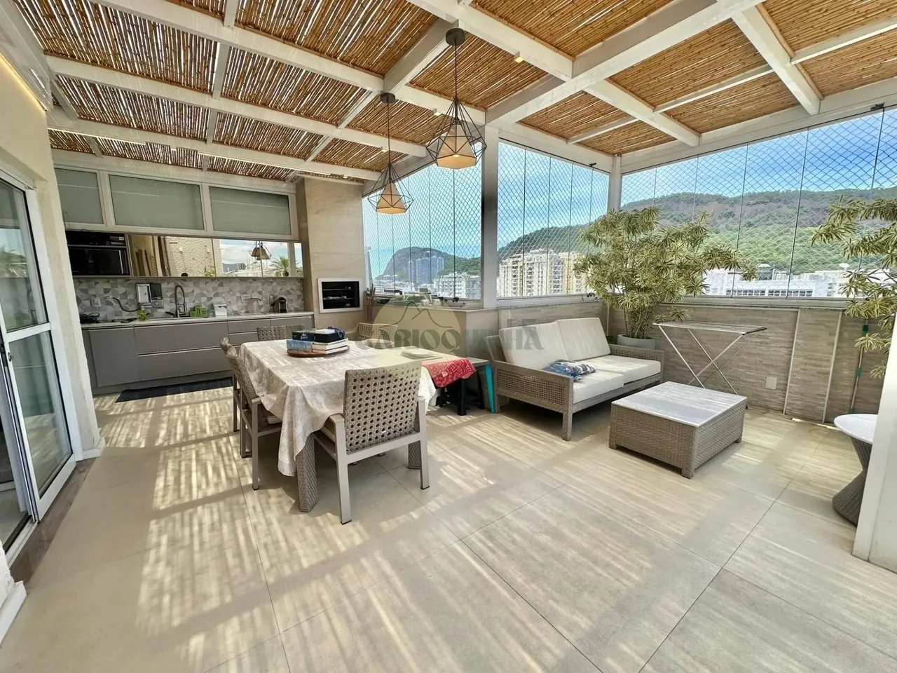 Cobertura à Venda em Botafogo RJ, 3 Quartos, 200m², .