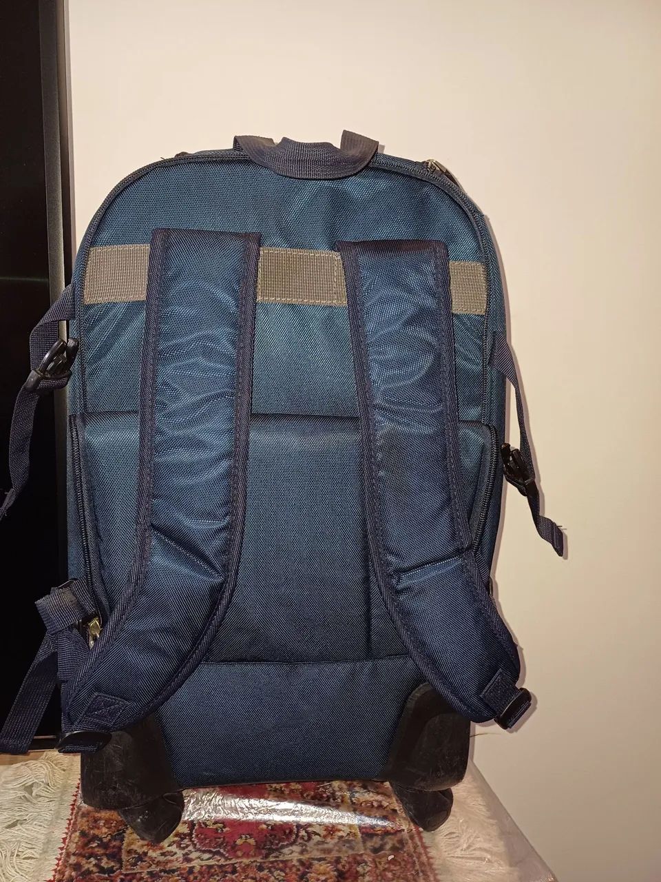 Mochila Azul com rodinhas Fico - Foto 4