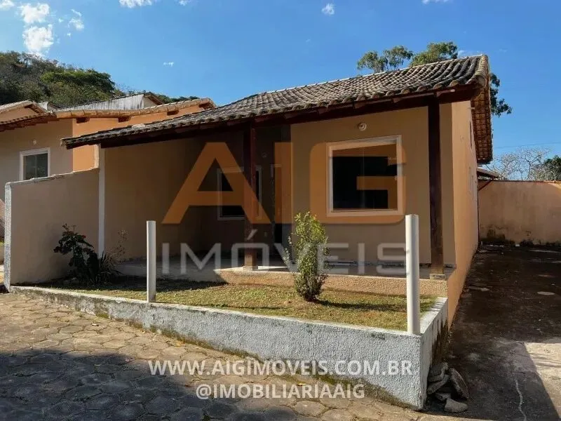 Casa 2 Quartos Suíte Garagem