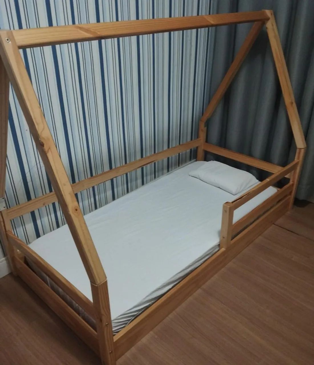 * CONJUNTO DE QUARTO INFANTIL/ CAMA MONTESSORIANA COM COLCHÃO / COMODA/ GUARDA ROUPAS * - Foto 4