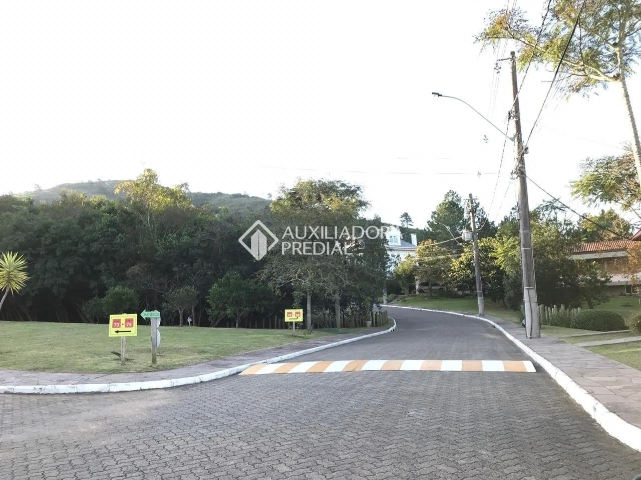 vende-se um ótimo terreno em condomínio fechado Mountain Ville em Porto Alegre RS