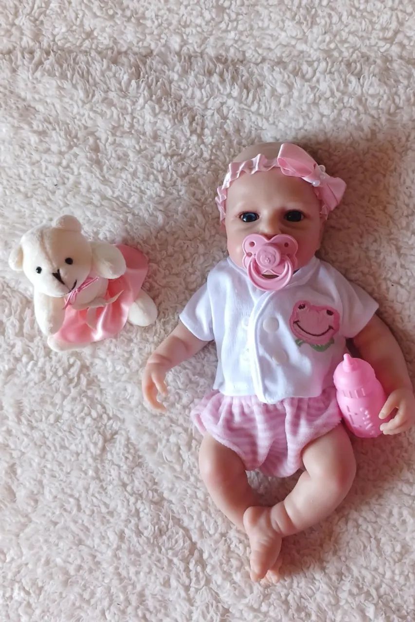 Boneca Reborn Toda  de Silicone Sólido 35 cm.