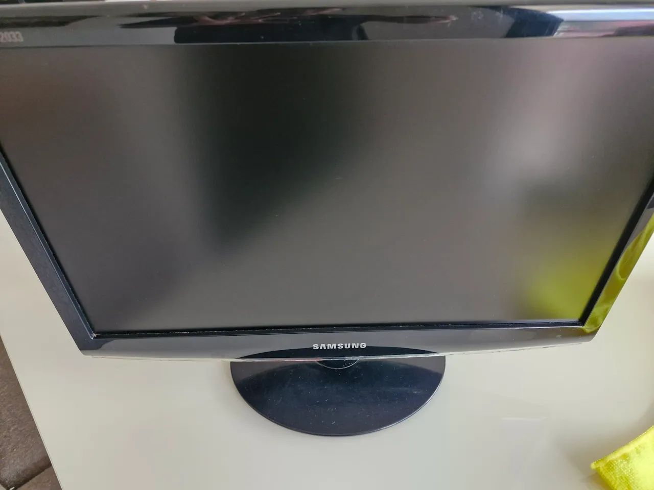Monitor Samsung VGA 20' 60Hz 900p Bivolt + Cabo Displayport