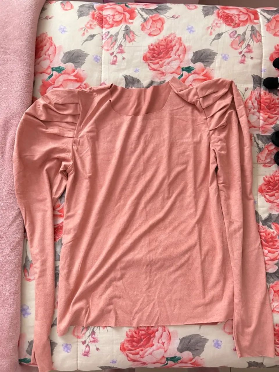 Blusa manga longa rosa de veludo