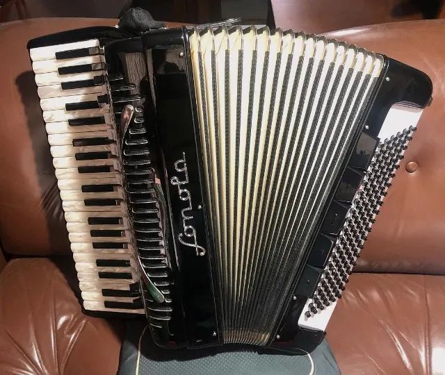 Acordeon SONOLA 120 Polifônico 11+1x5 LMMH 4/5 Preto Eletro - Foto 5