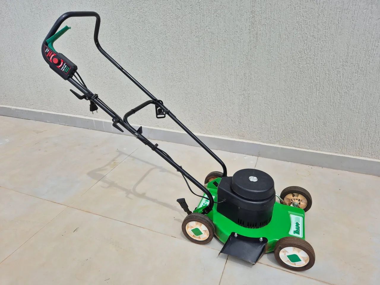 Cortador de grama Trapp KM-350 - 1800 Watts - 220 V