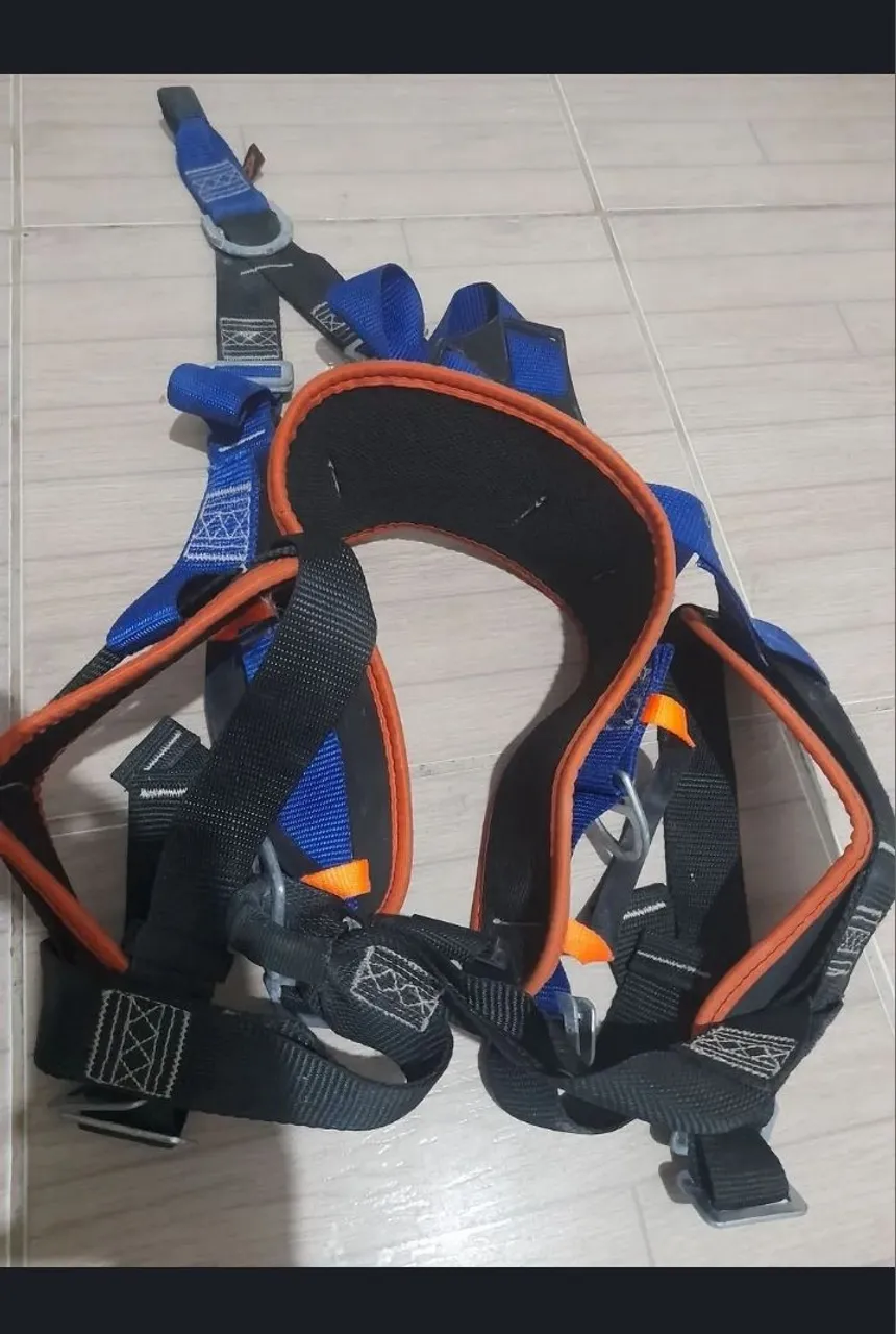 Cinto descensor e trava quedas