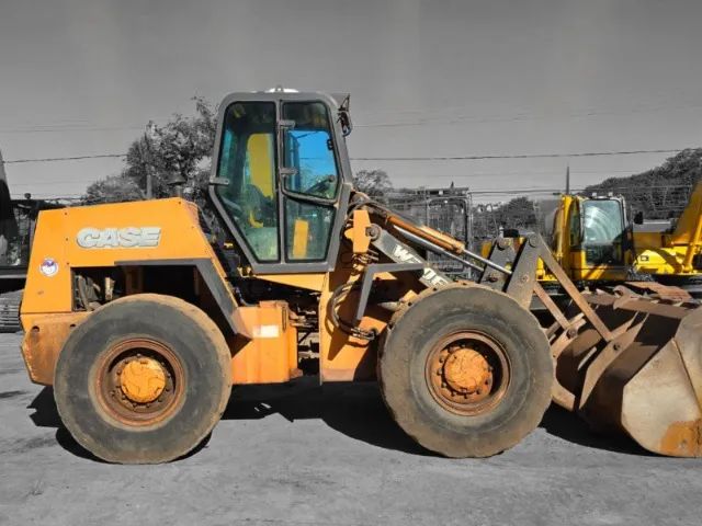 Pá Carregadeira W20, Ano 2014, com 9.300hs