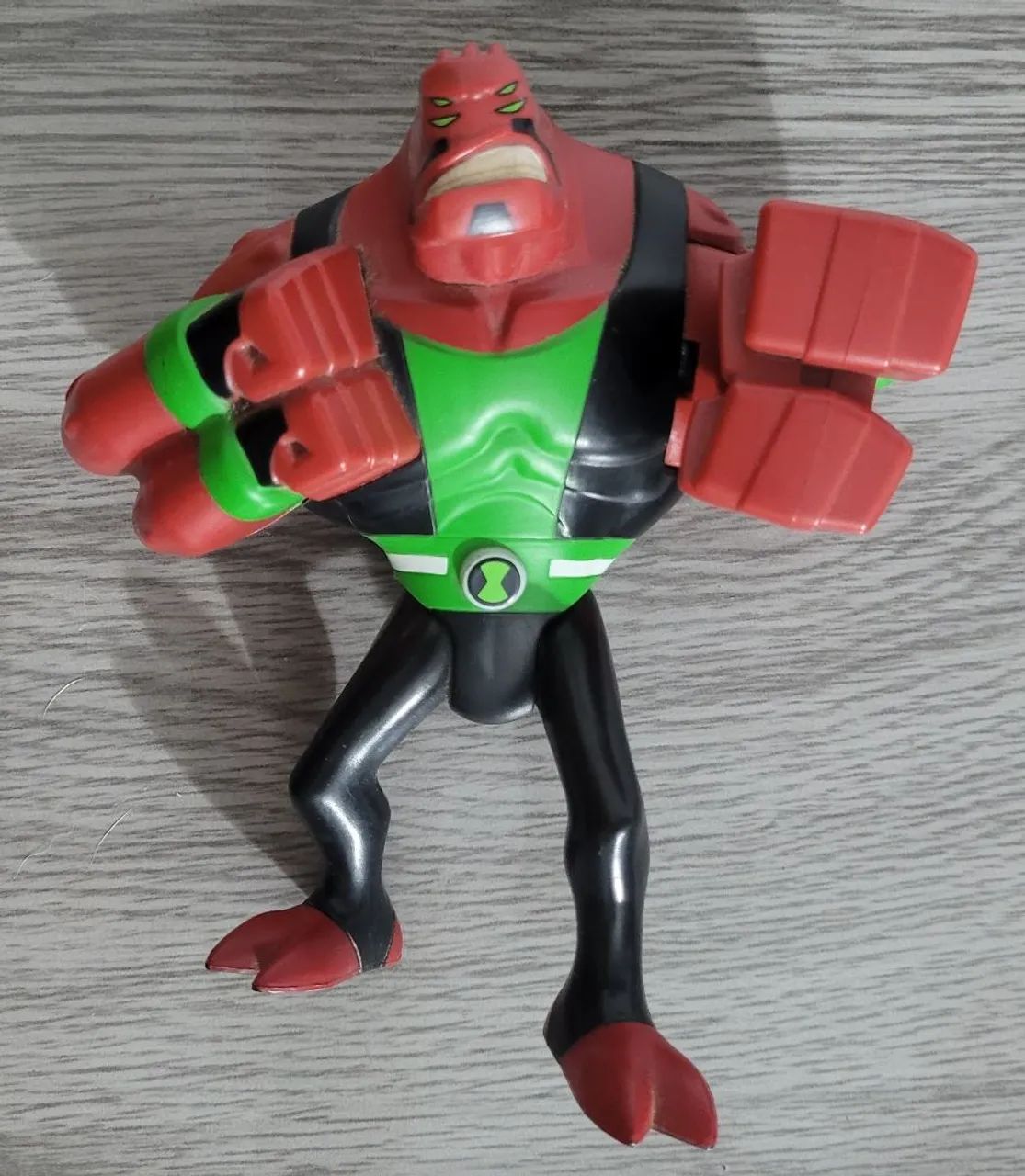 BONECO QUATRO BRAÇOS - BEN 10 OMNIVERSE (COM BASE DO RELÓGIO) - Foto 4