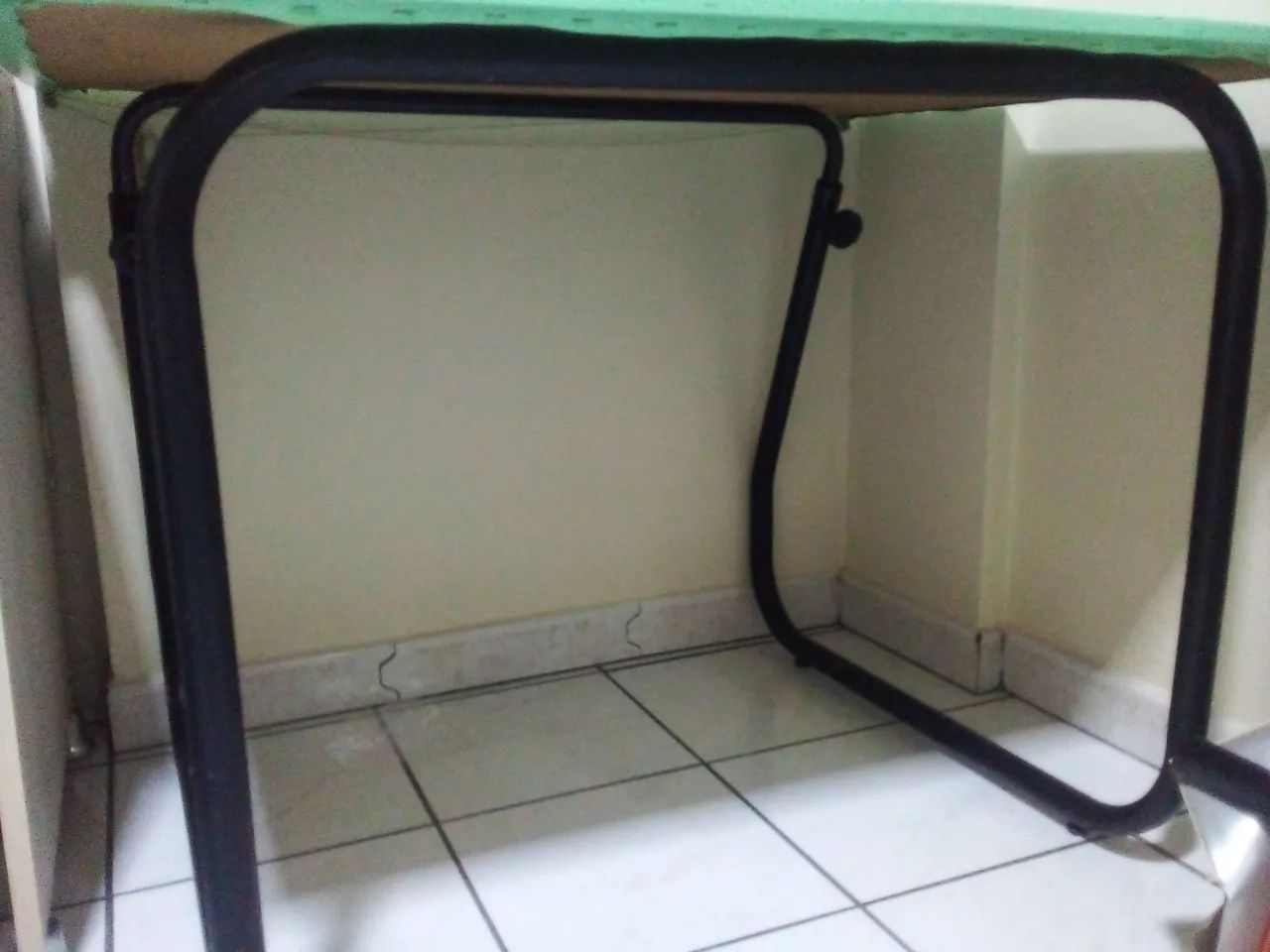 Mesa Cavalete Tubular Trident com prancheta  - Foto 5