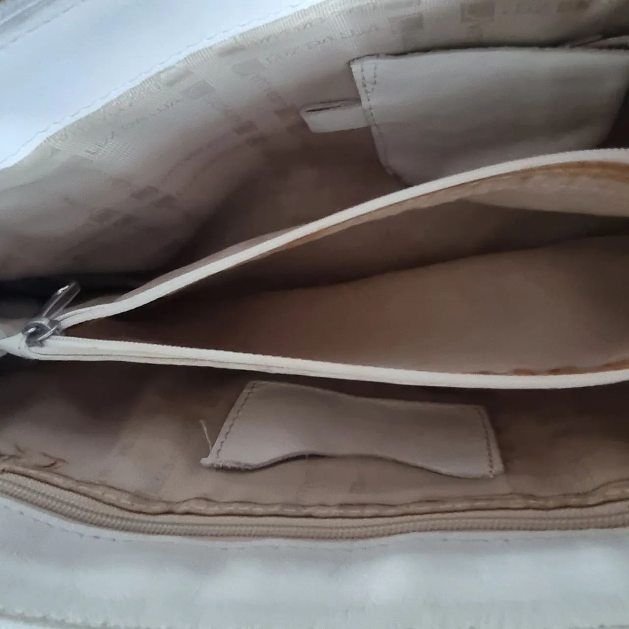 Bolsa de mão branca com detalhes luz da lua original  - Foto 5