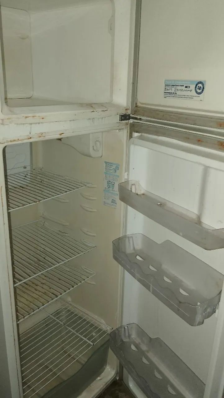 Vendo geladeira usada nova  - Foto 5