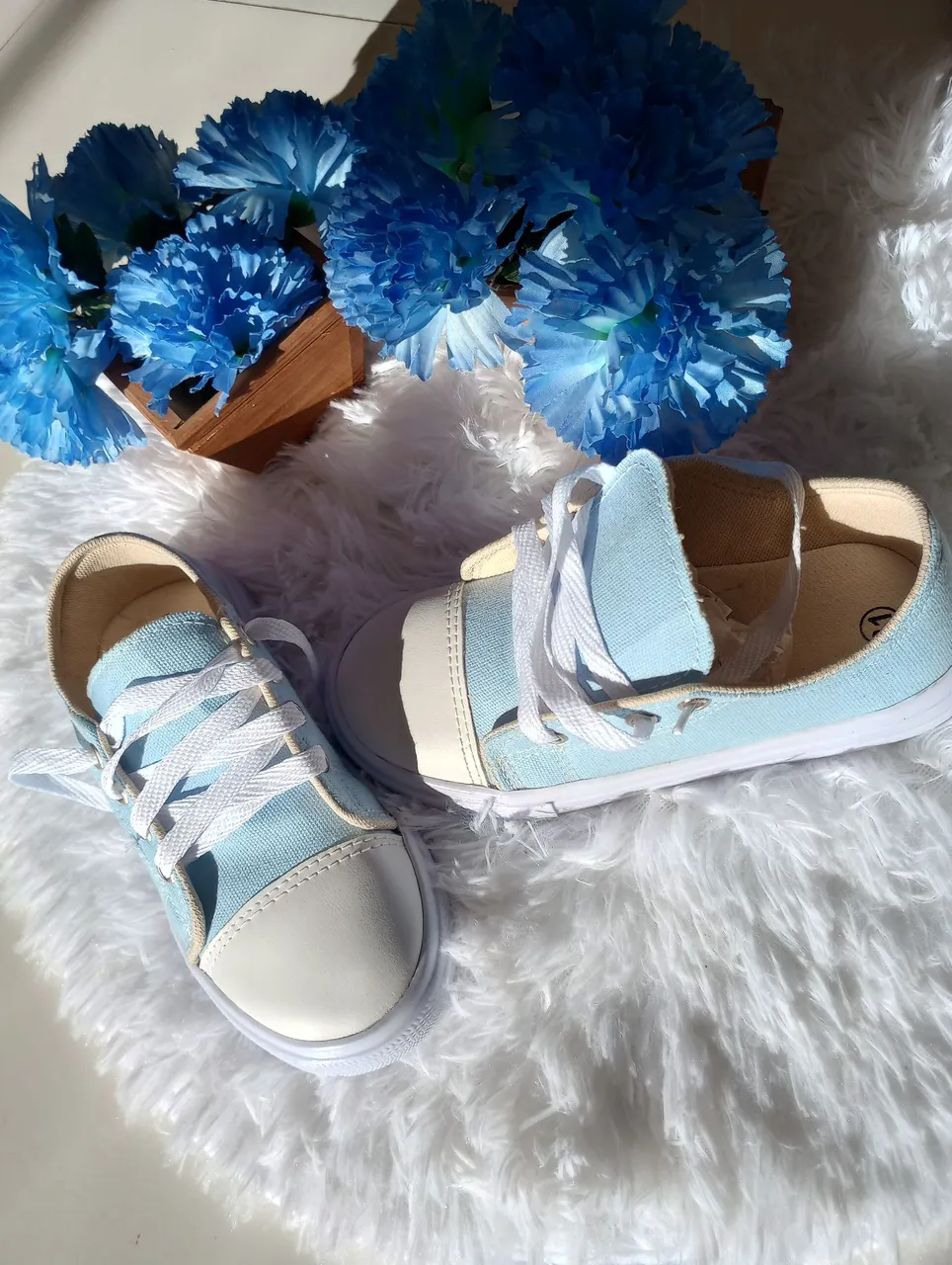 Tênis Infantil Azul claro novo Tam 31