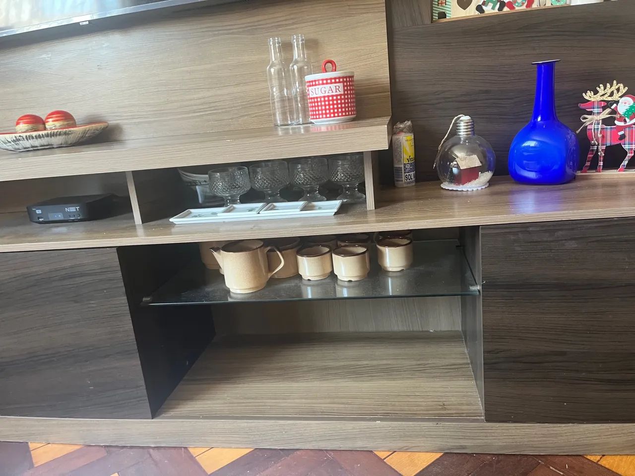 Rack de TV com prateleiras de vidro e Armários. - Foto 6