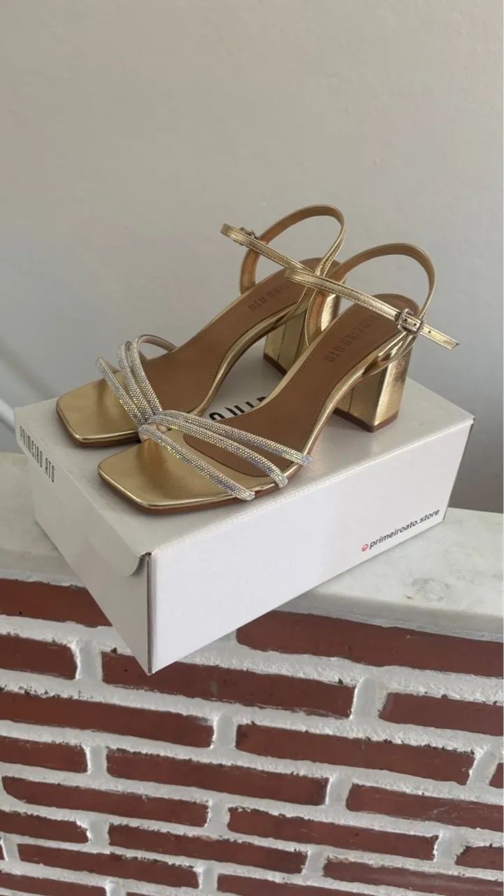 Sandália Dourada com Strass 37