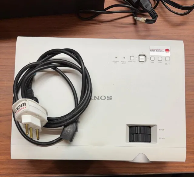 Projetor Sony VPL-DW 126 LCD WXGA 2600 ansilumens HDMI WI-FI 1024 X 768 + CONTROLE + AC +