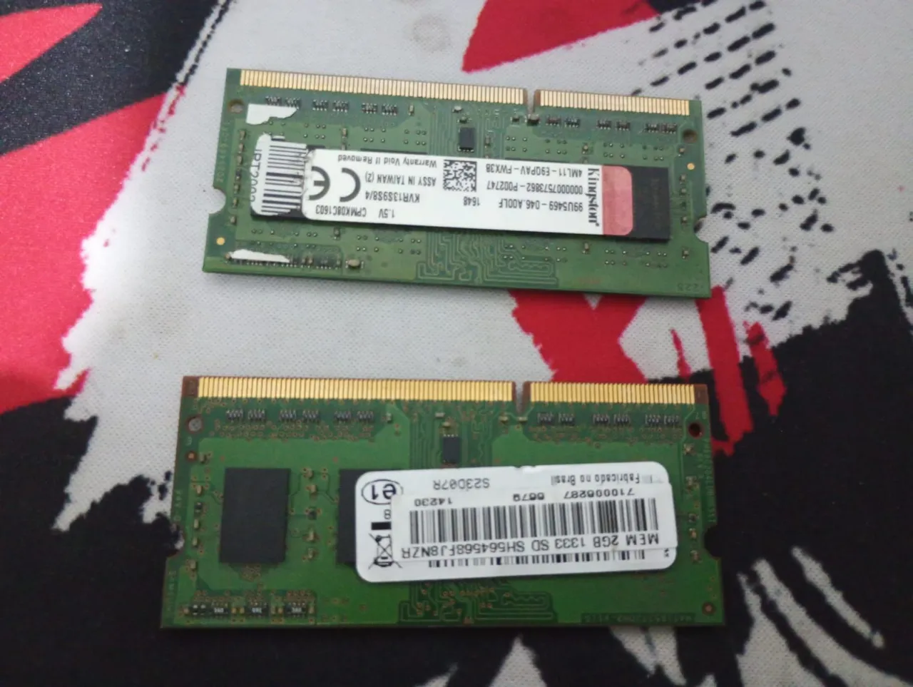 Memória ram Kingston 4gb 1600 Mhz e Memória ram SD 2gb 1333 Mhz DDR3 Notebook