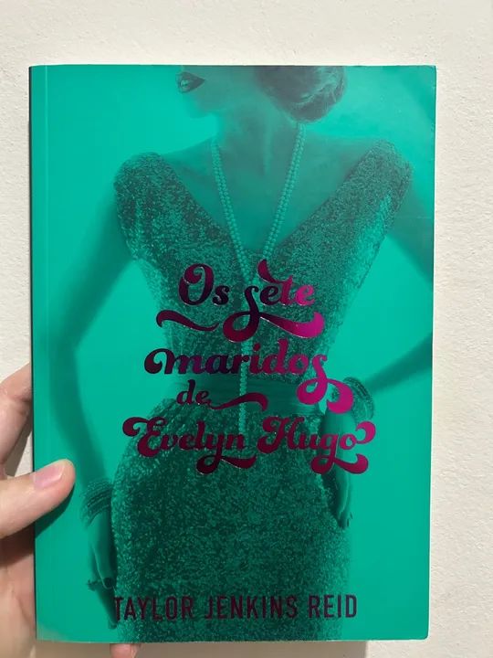 The Evelyn Hugo Book: A Hollywood Story