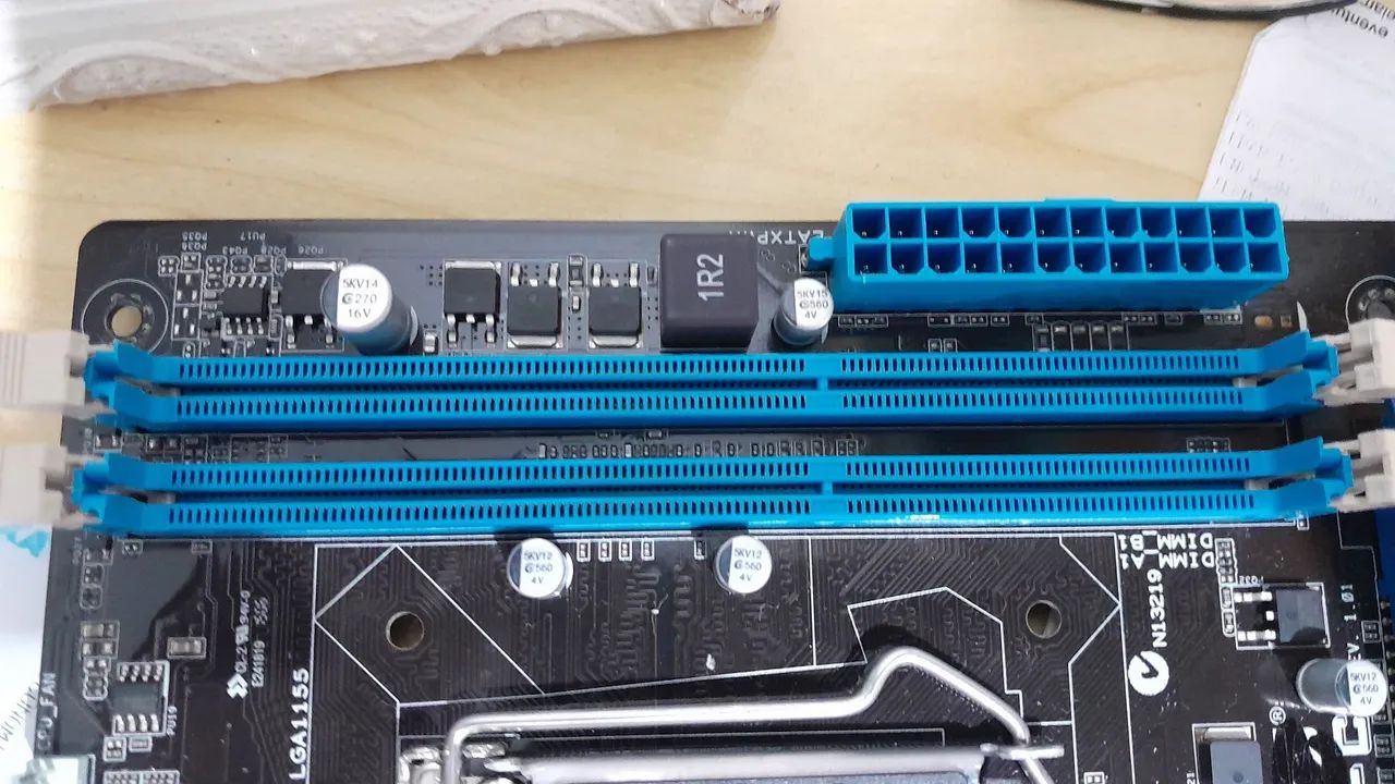 Placa Mãe H61M-C Intel LGA1155 dois slot de pci - Foto 3