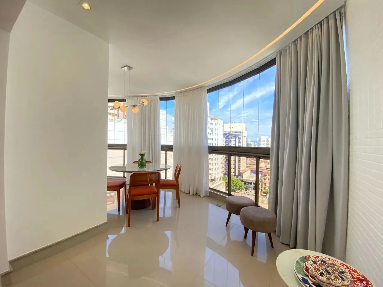 APARTAMENTO 2 QUARTOS C/SUIÍTE | PRAIA DA COSTA