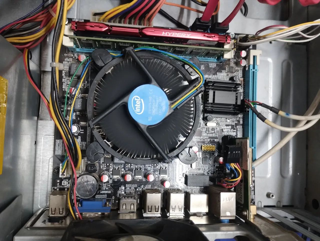 Cpu i3 monitor LG 19.5 - Foto 3