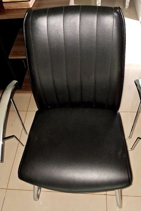 Cadeira de Escritório com Braços de Aço Cromado - Foto 3