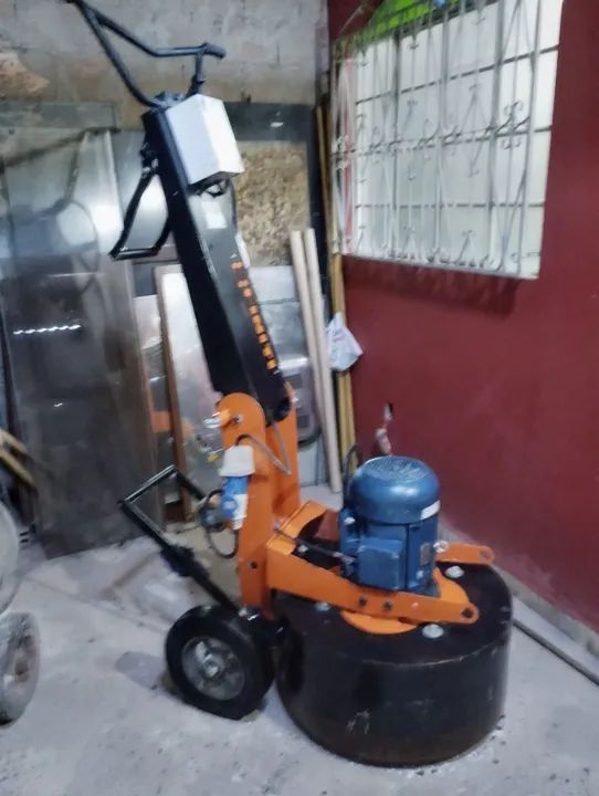 Politriz Finniti FP09 + Aspirador de pó R$27.000,00