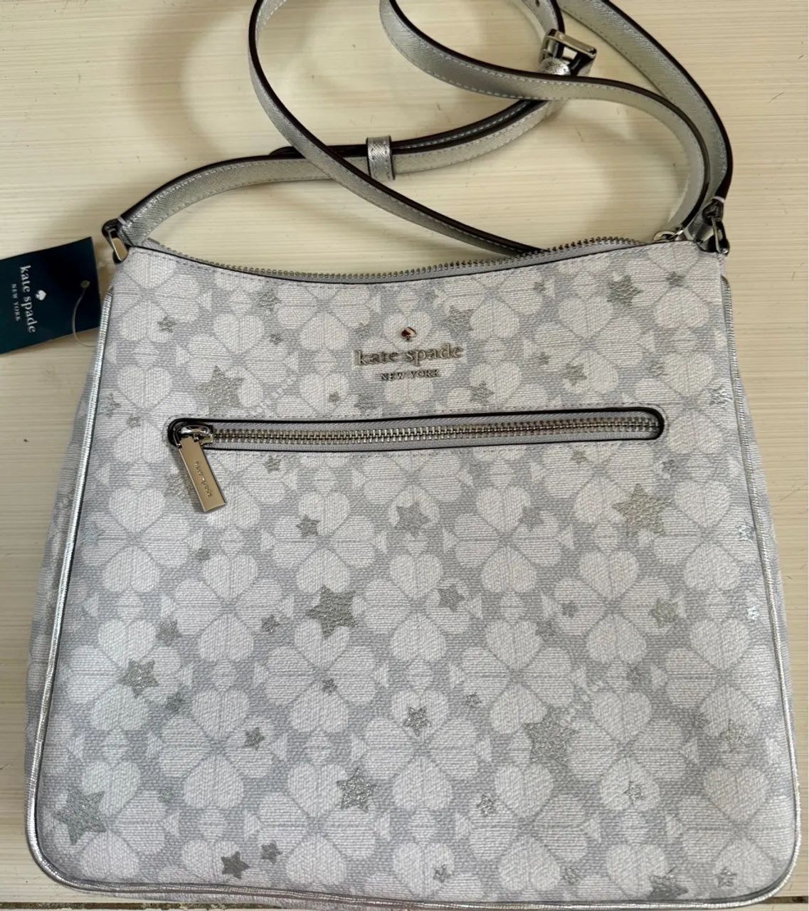 Bolsa Kate Spade New York Prateada com Estampas NOVA - Foto 3