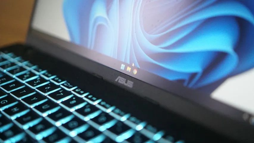 Notebook Asus V16 - 32GB RAM, RTX4050